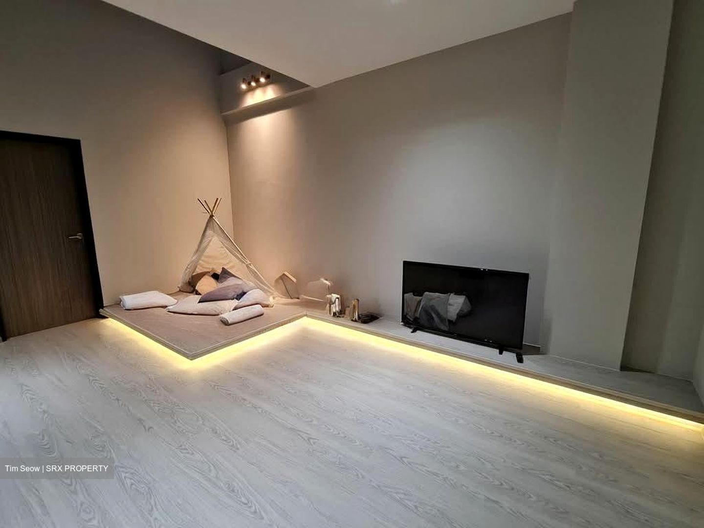 Opera Estate (D15), Terrace #574999861